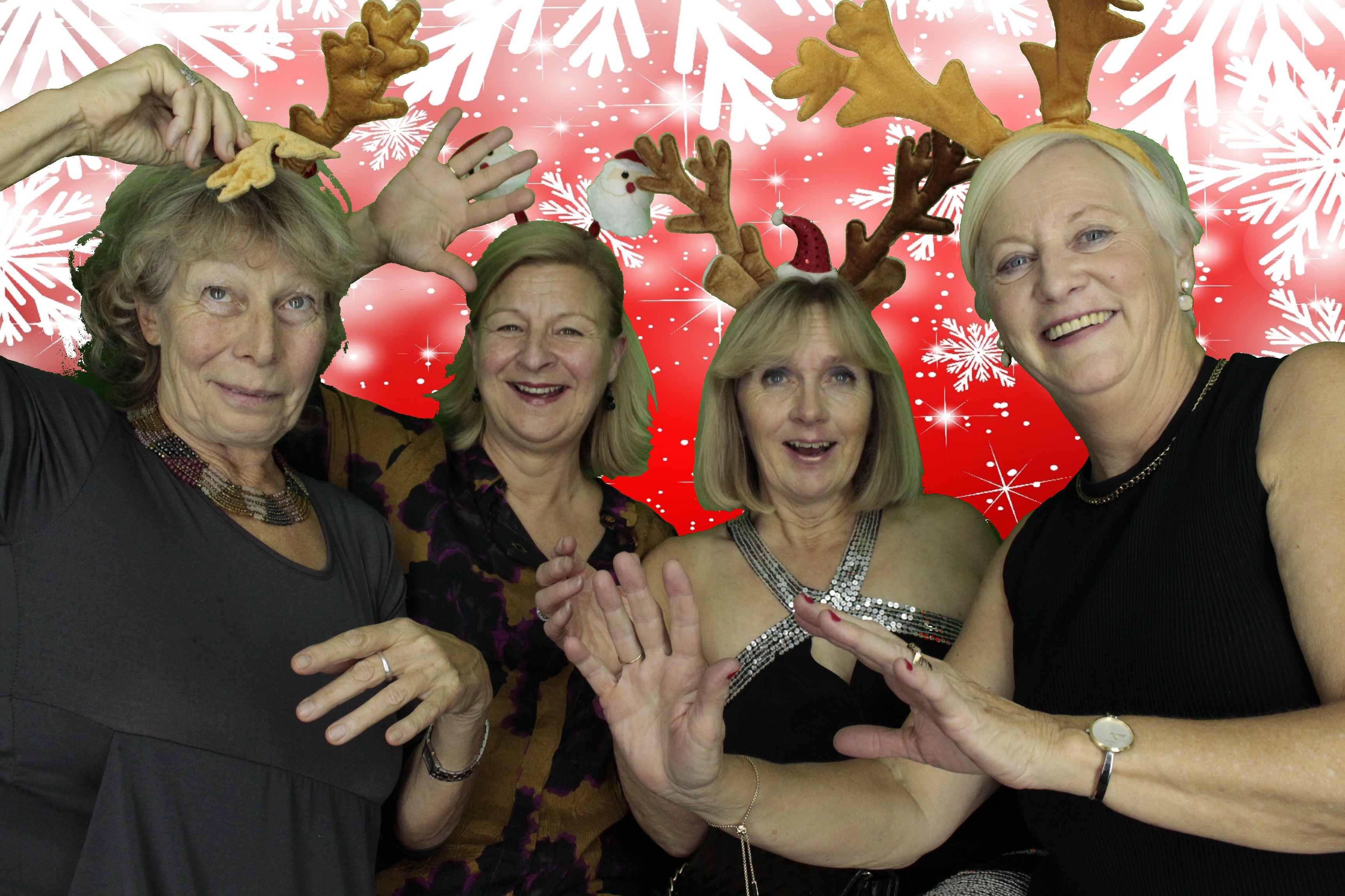 Silvermere Christmas Party | View more photos from the event at gallery.myphotoboothexperience.co.uk/u/MyPhotoBoothExperienceLtd/Silvermere-Christmas-Party-3